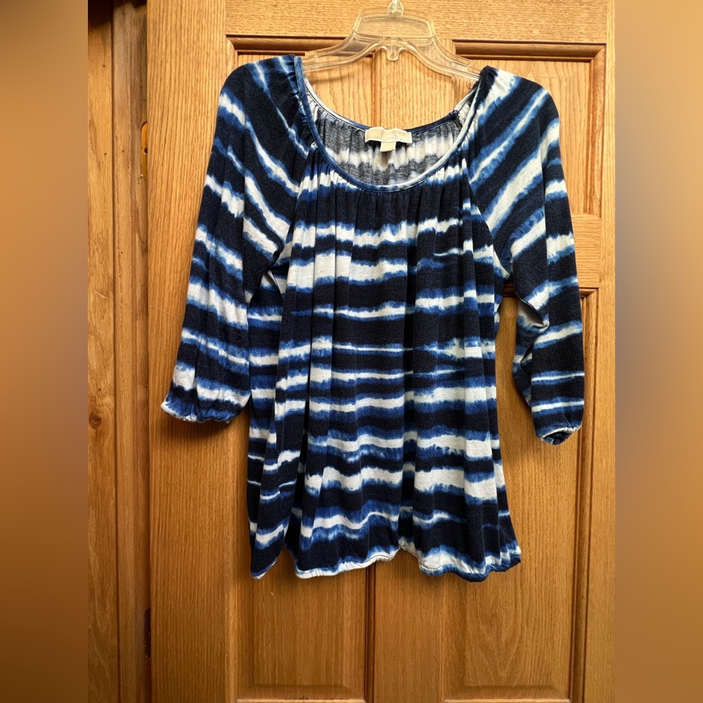 Michael Kors women's top featuring a blue and white tie-dye. Size Large.
